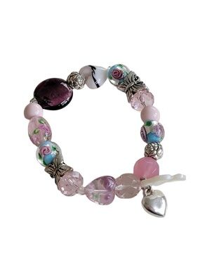 AVON BEADED CHIC CHARM BRACELET - ROMANCE (NEW WITH TAG)